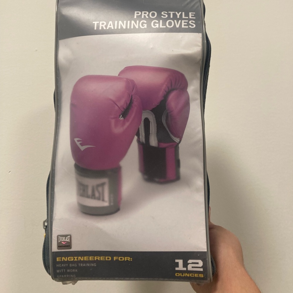 Everlast Magenta Boxing Gloves 12oz